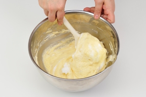 チョコレートクリームの入ったバナナシフォンケーキ 作り方6