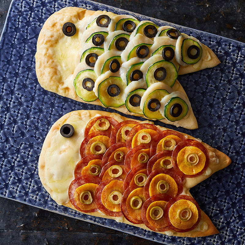 帆立とサラミの2色こいのぼりピザ | デロンギ・キッチン家電 公式サイト